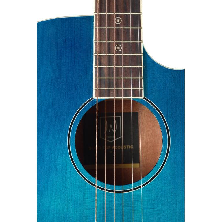 JN Guitars BES-ACE TBB Transparent blueburst auditoriumgitarr med massiv gran topp och B-Band Pick-Up