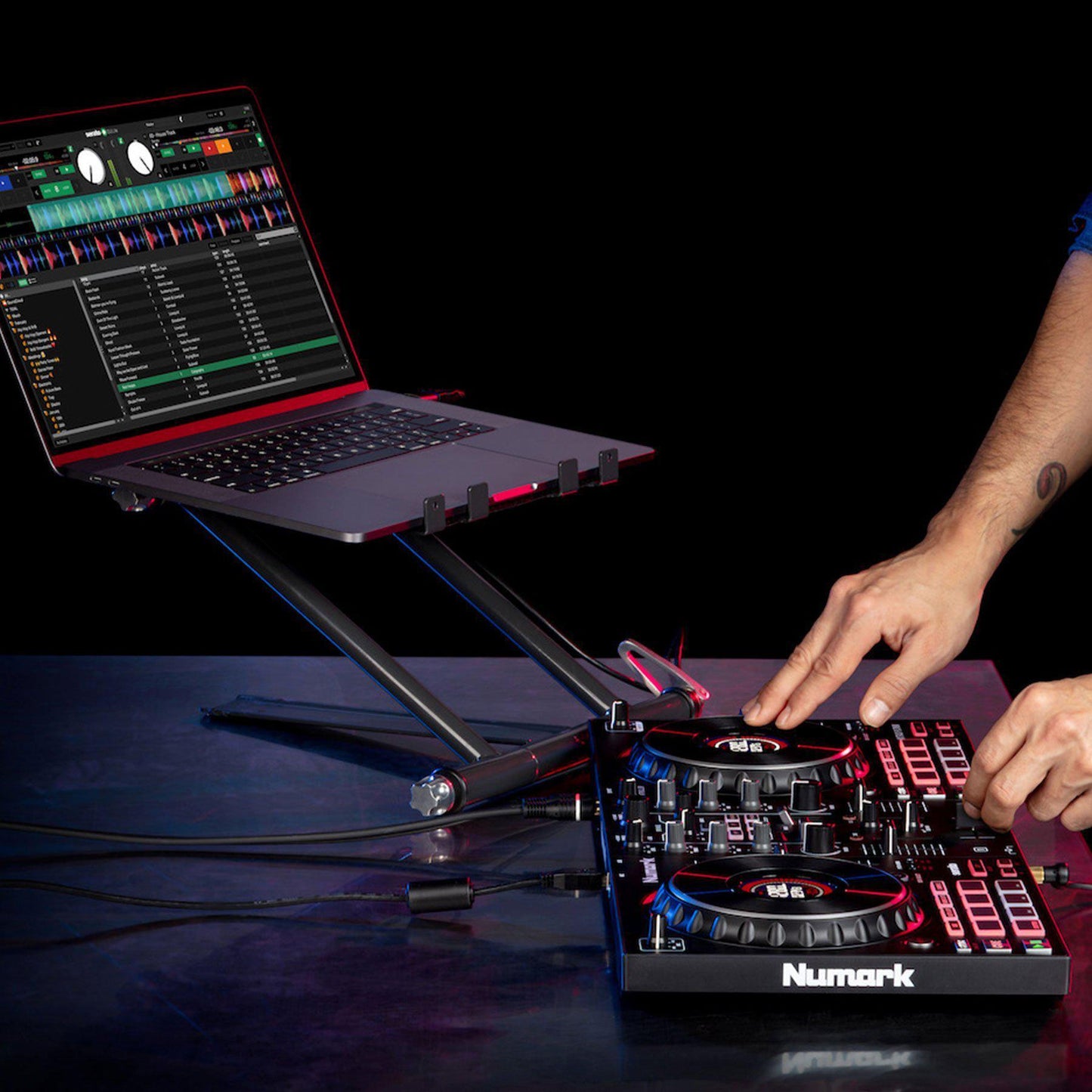 Numark Mixtrack Platinum FX DJ Controller