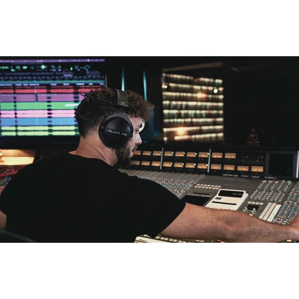 Beyerdynamic DT 1770 PRO 250 ohm - slutna Hi-End studiohörlurar med Tesla-teknik