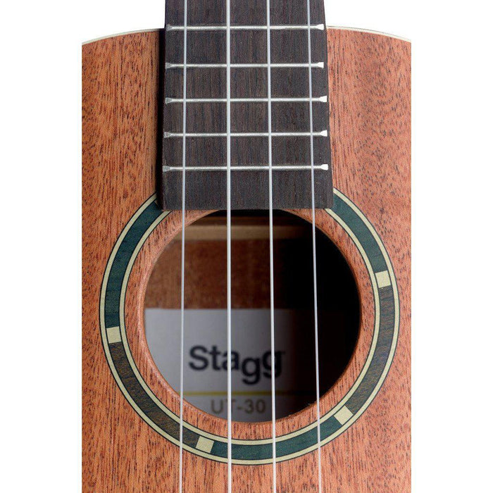 Stagg tenor ukulele med Sapele-däck och Gigbag